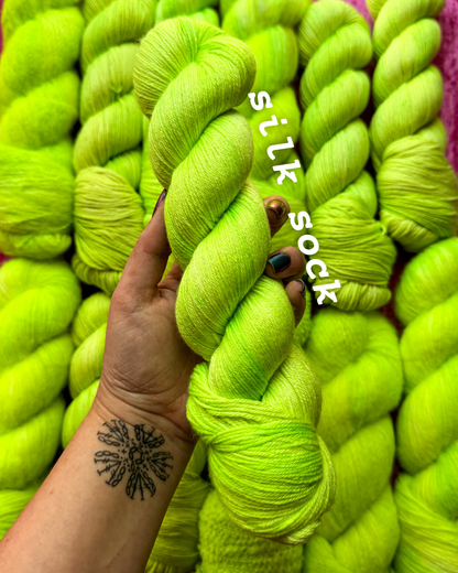 BANANA (dyed to order)